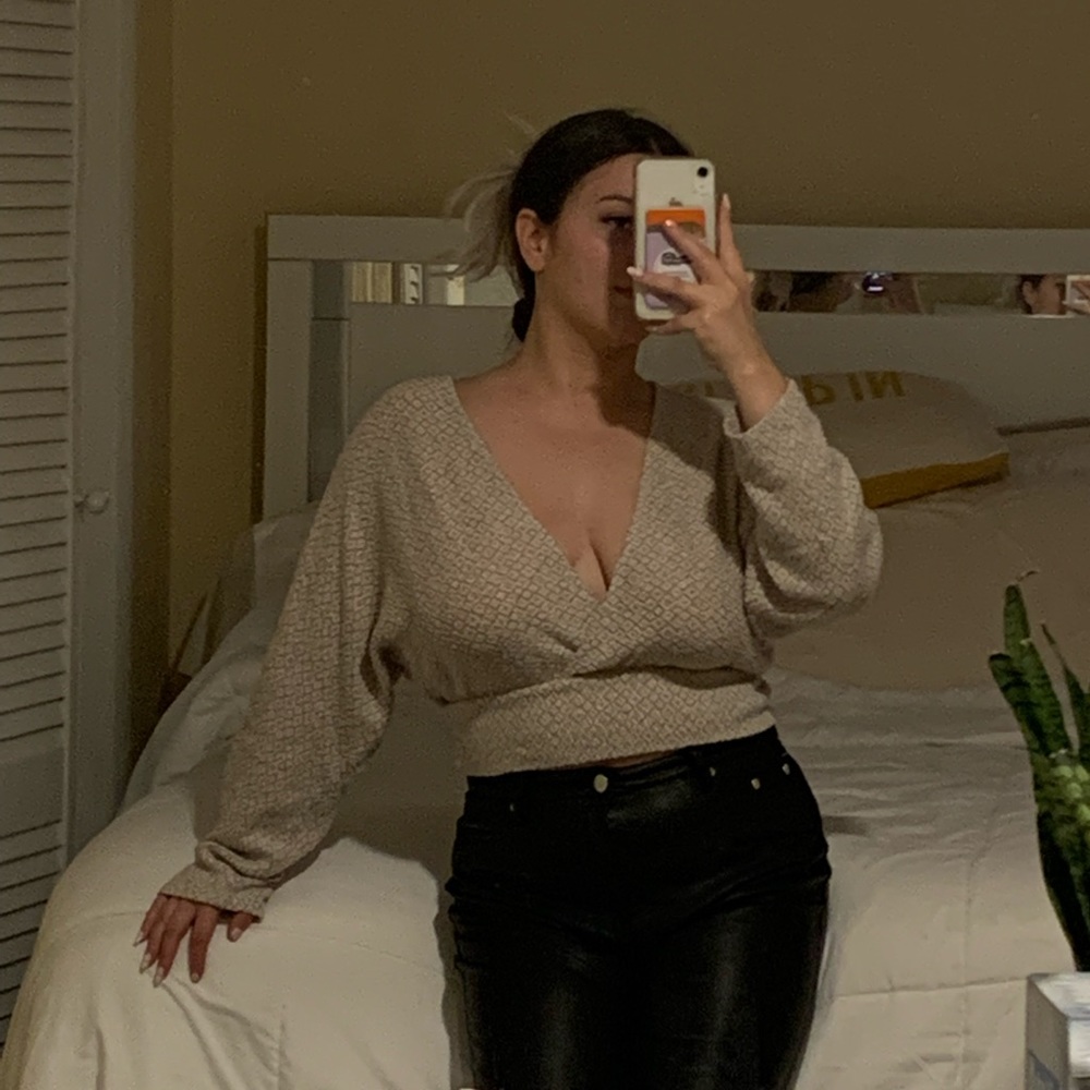 Urban Outfitters Long Sleeve Crop Top in Cream